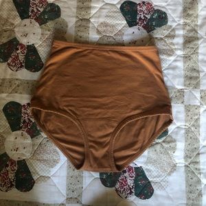 ARQ high rise underwear size medium in toffee